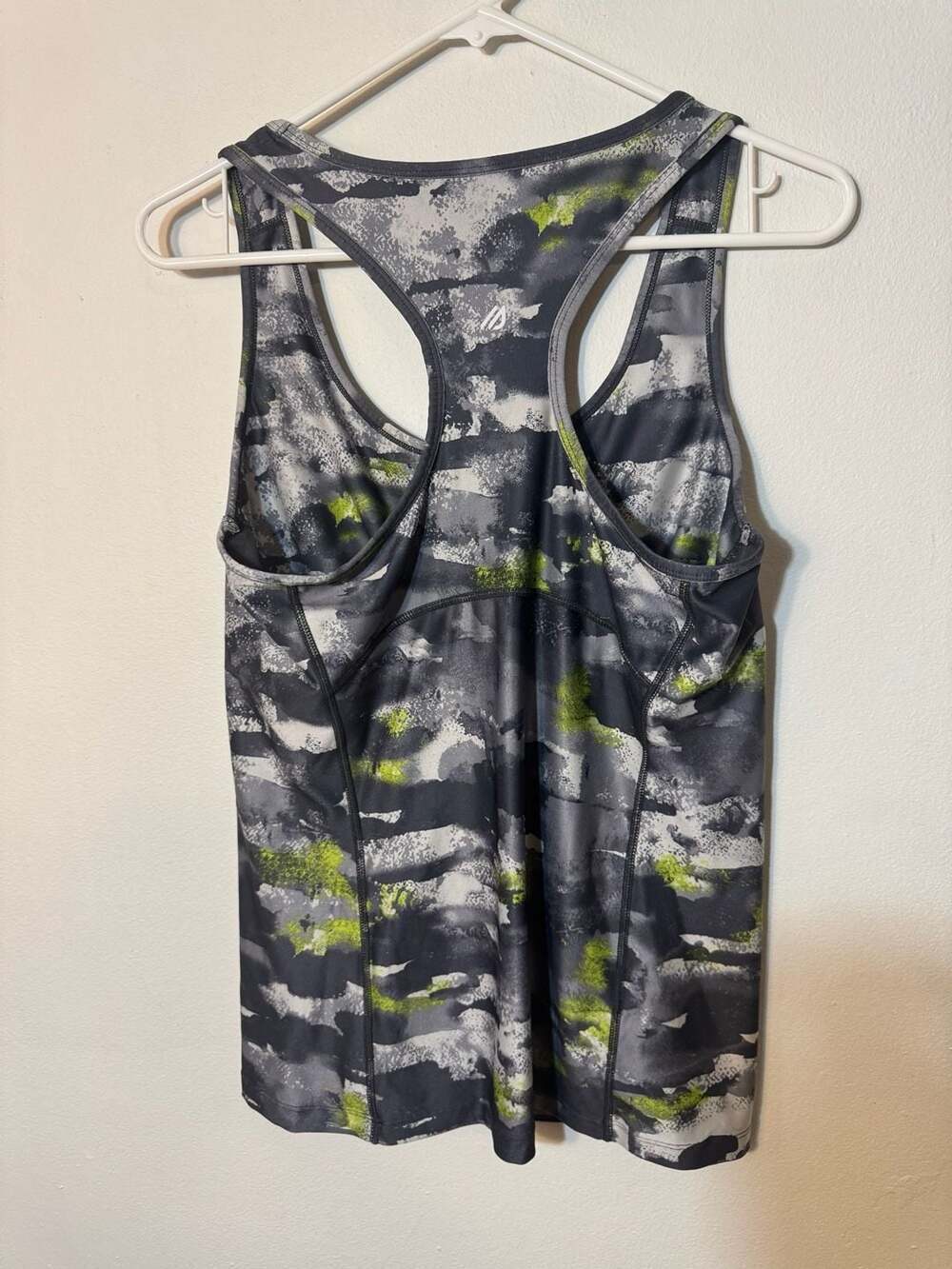 Eddie Bauer Women's Racerback Athletic Tank Top Built-In Bra Camouflage Gray Neo - Picture 4 of 4